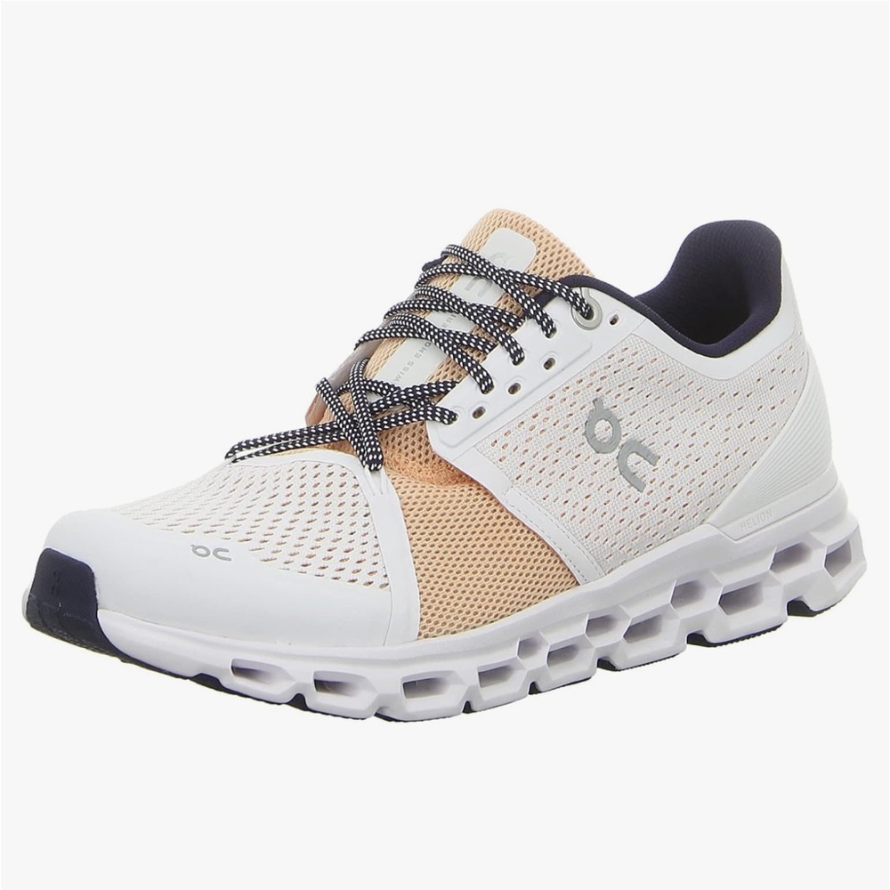 On Cloudstratus Sneaker